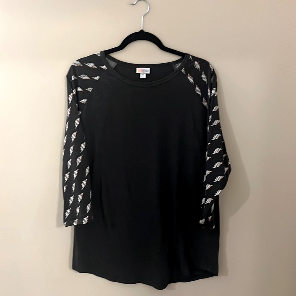 LuLaRoe Randy size 2X dark grey with lightning bolts on sleeves NWOT